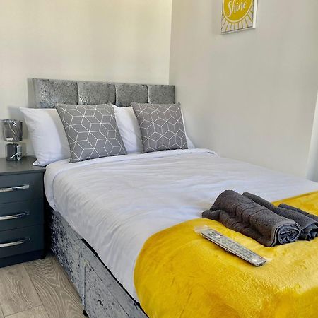 Cheerful 1 Bed Apartment Cardiff City Centre - Penarth Rd Стая снимка