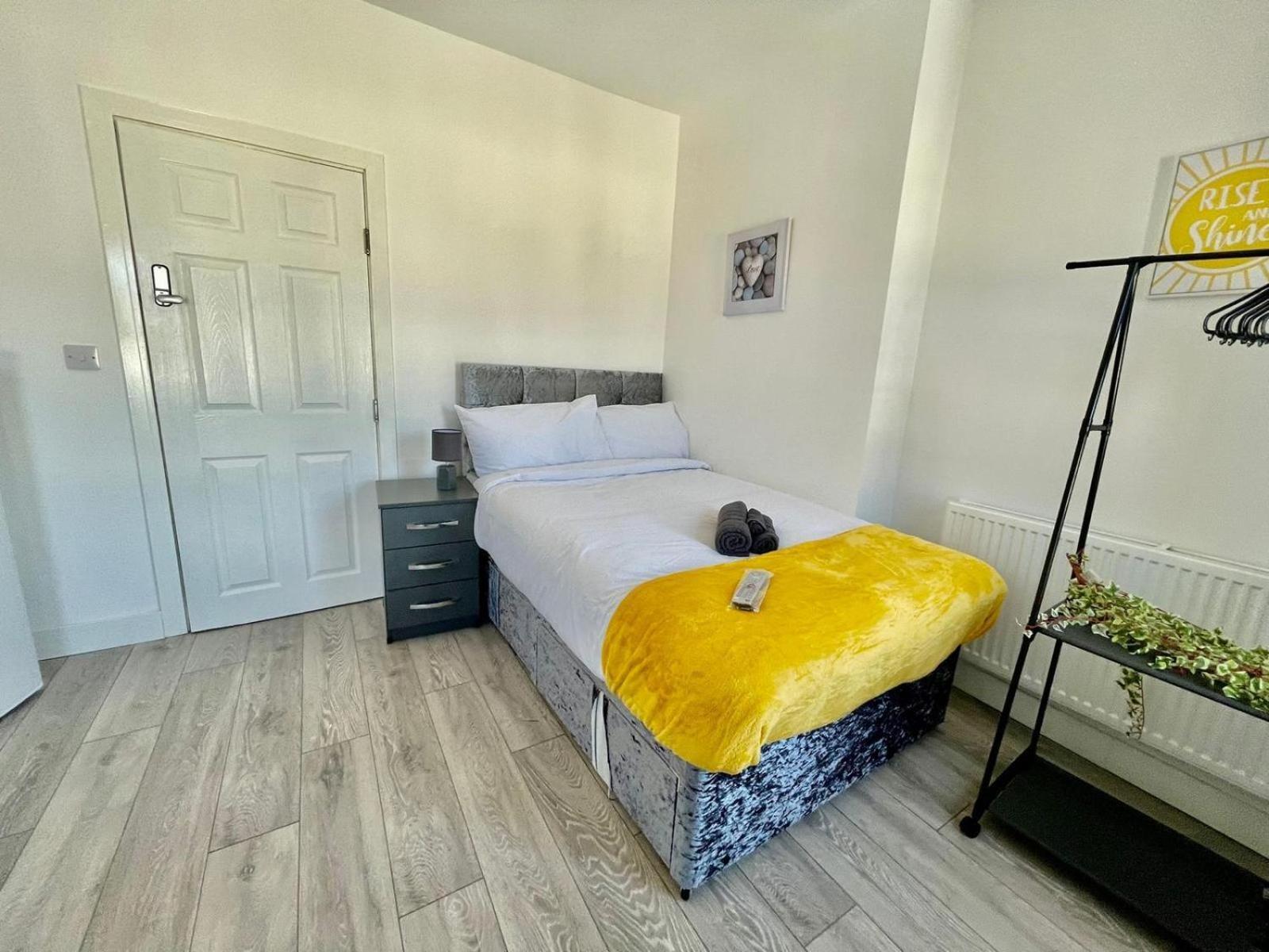 Cheerful 1 Bed Apartment Cardiff City Centre - Penarth Rd Стая снимка