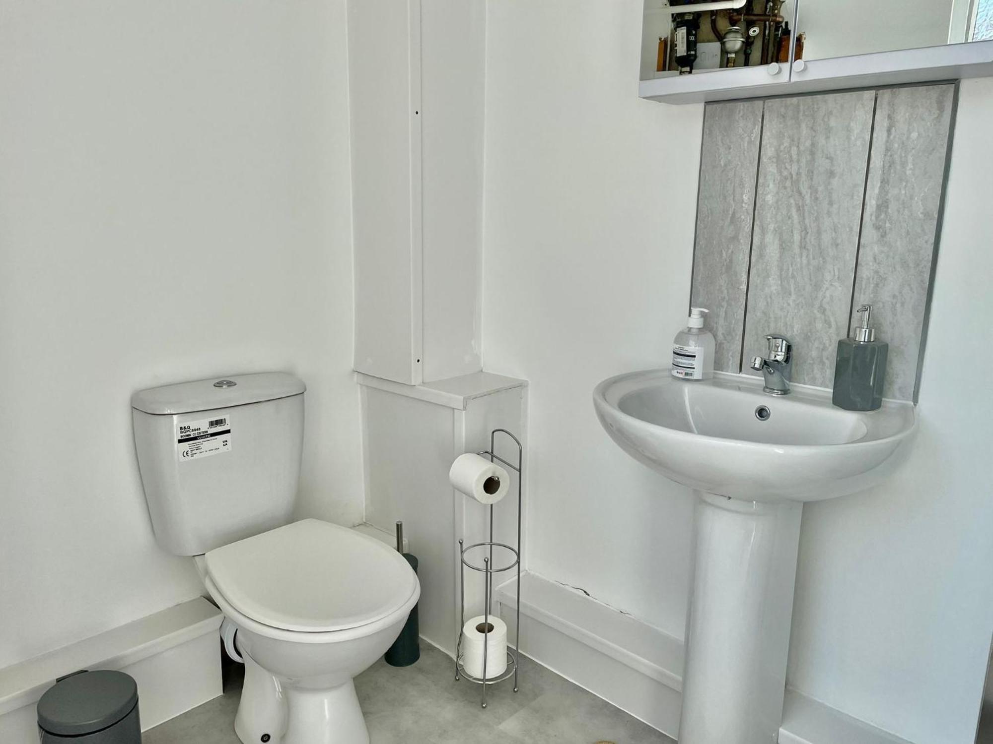 Cheerful 1 Bed Apartment Cardiff City Centre - Penarth Rd Стая снимка