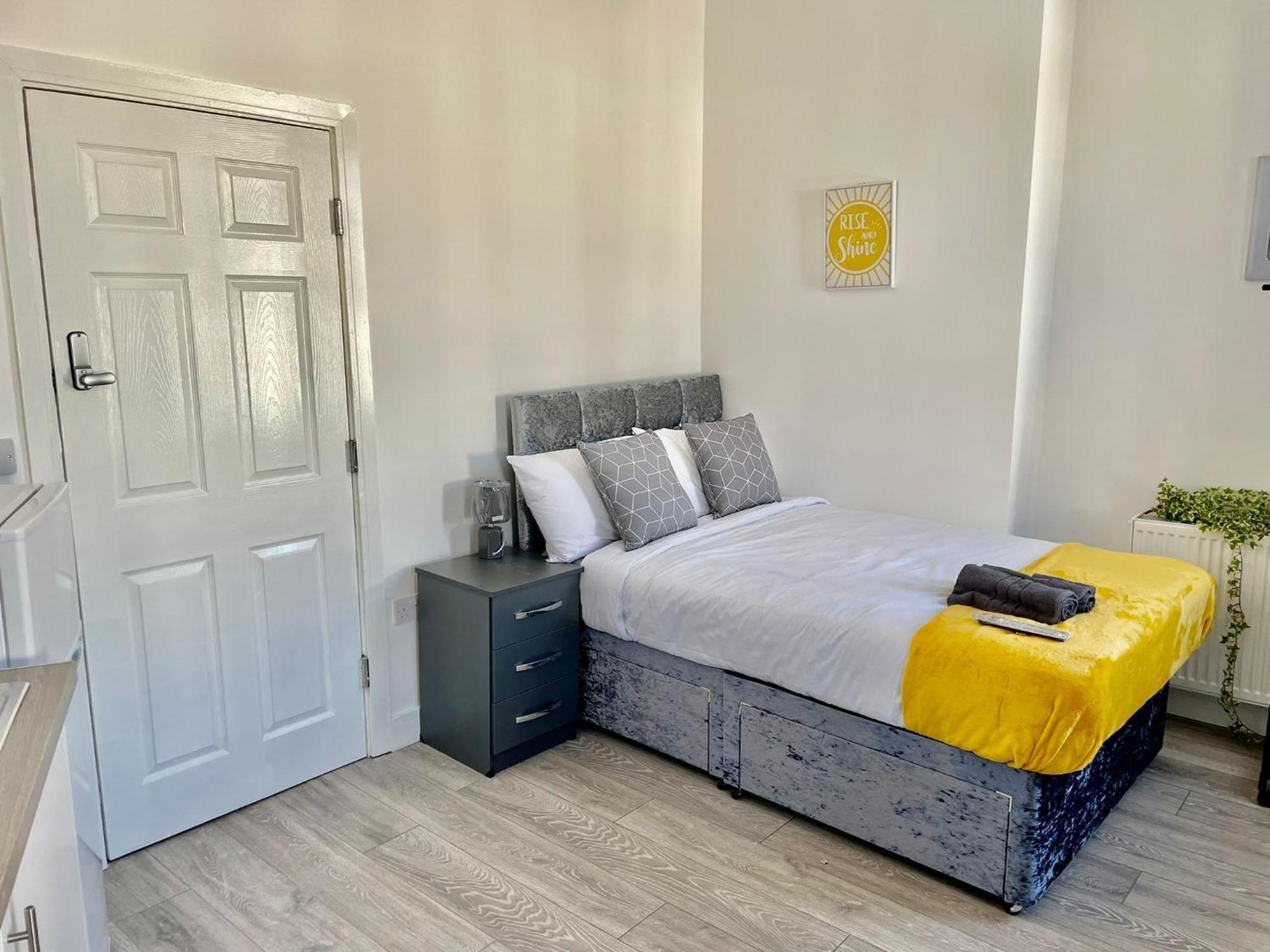 Cheerful 1 Bed Apartment Cardiff City Centre - Penarth Rd Стая снимка